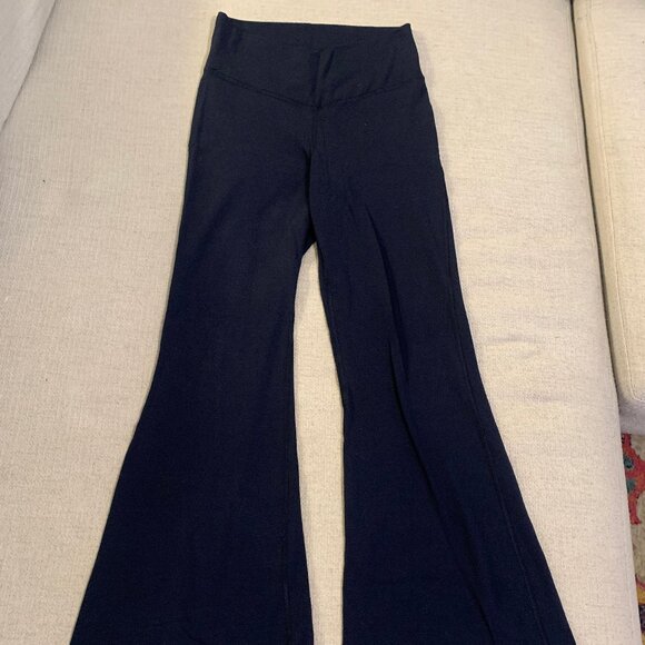 Old Navy Super Flare Yoga Pants - Picture 1 of 3